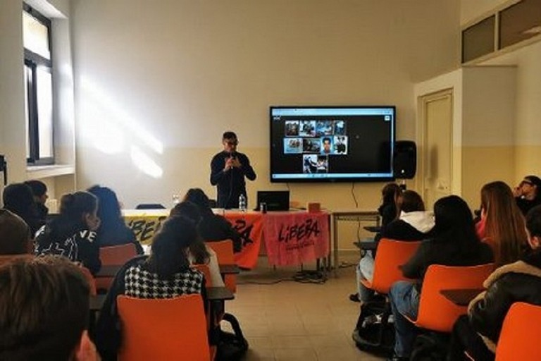 Incontro sulla vicenda di Michele Fazio con gli alunni dell'istituto Cosmai