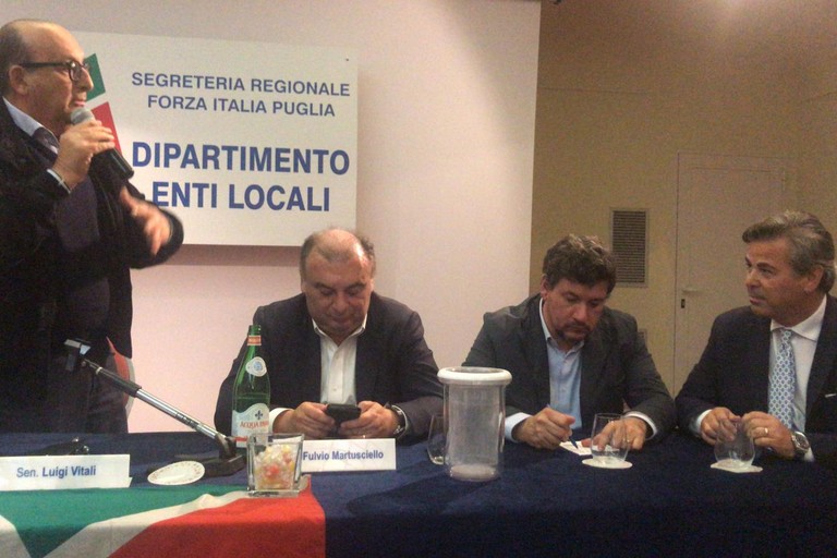 Sergio Silvestris nel corso dell'evento organizzato da Forza Italia a Bari