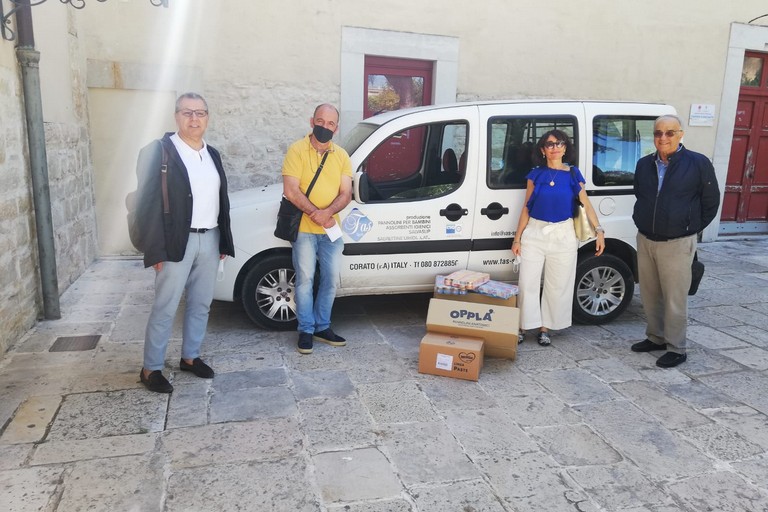 Donazione Rotary Bisceglie alla Caritas