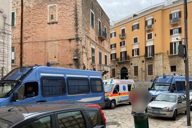 Operazioni di sgombero degli alloggi occupati abusivamente a Bisceglie