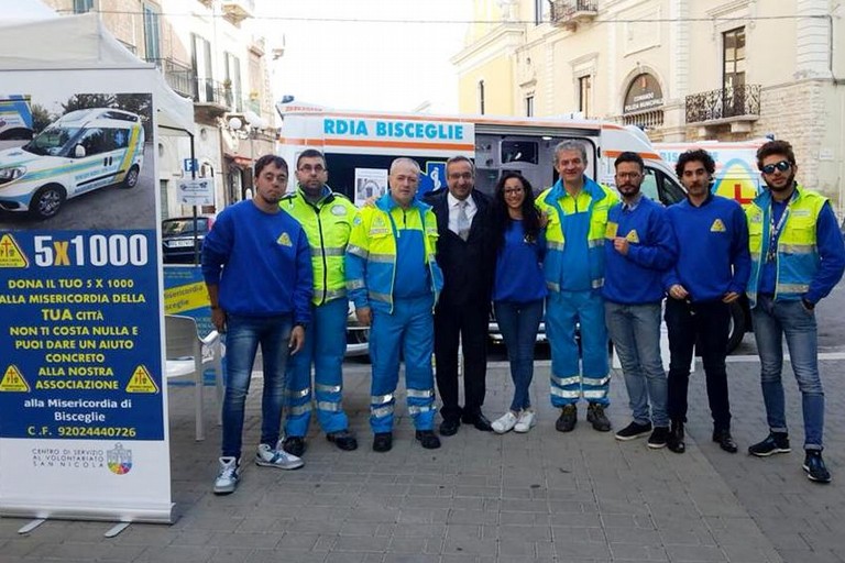 Il sindaco Fata con la Misericordia Bisceglie