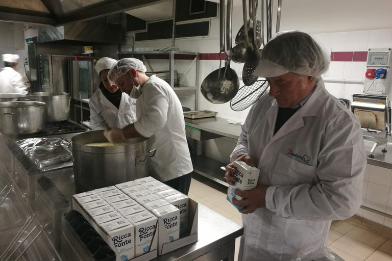 L'assessore Gianni Naglieri (a destra) durante il sopralluogo