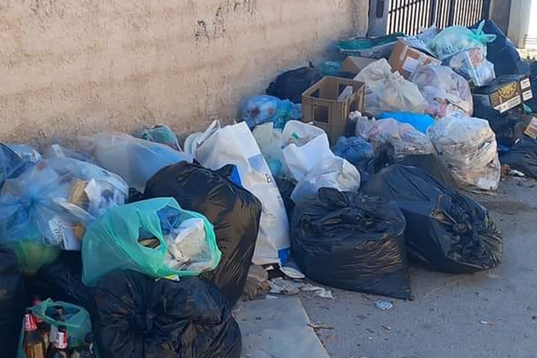 I cumuli di rifiuti in città