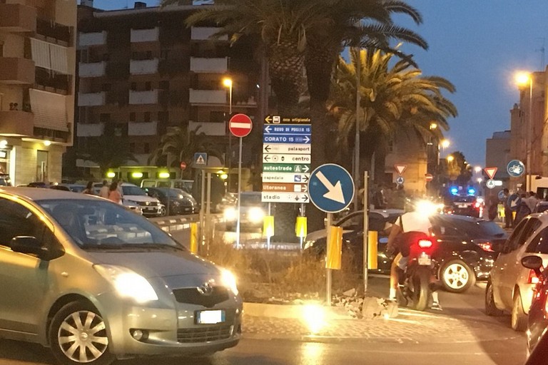 Traffico bloccato su corso Garibaldi. <span>Foto Luca Ferrante</span>