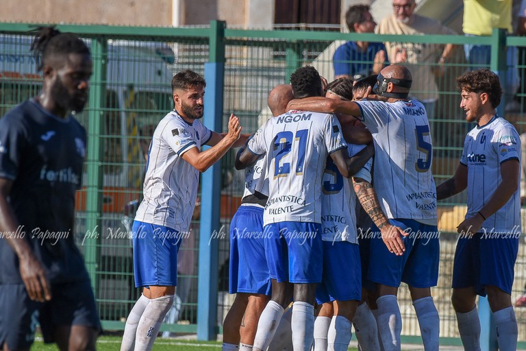 Unione Calcio Bisceglie, esultanza. <span>Foto Marcello Papagni</span>