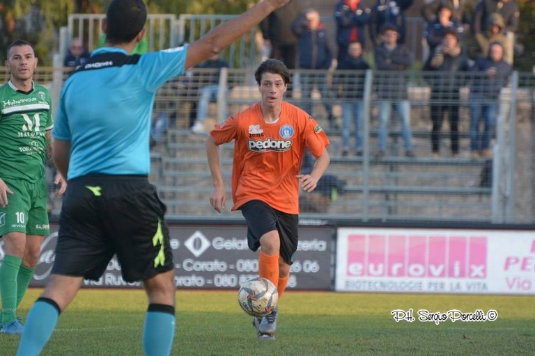 Alessandro Catalano dell'Unione Calcio Bisceglie. <span>Foto Sergio Porcelli</span>
