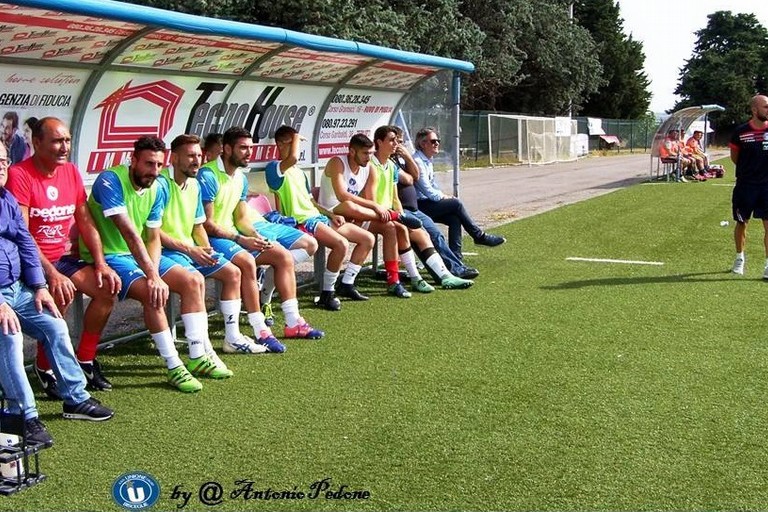 La panchina azzurra. <span>Foto Unione Calcio Bisceglie</span>