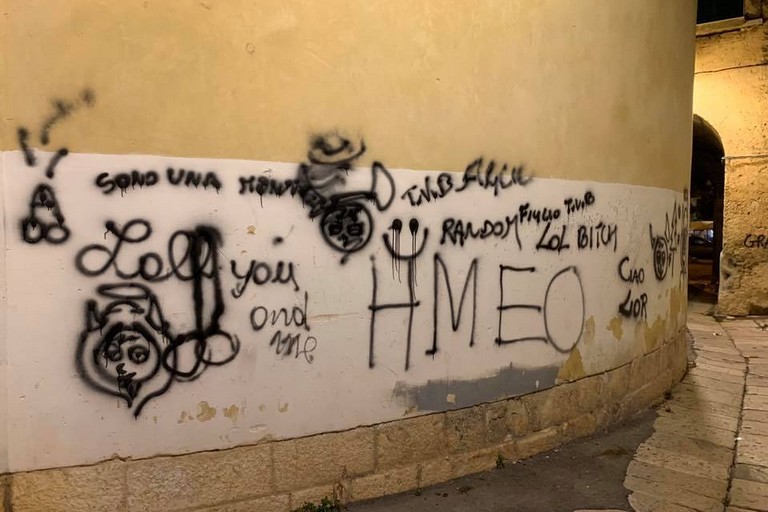 Vandalismo in vico Lepanto