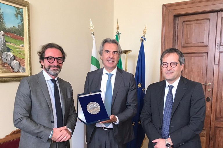 Il nuovo Prefetto Maurizio Valiante accolto dal sindaco Angarano e da Gianni Casella