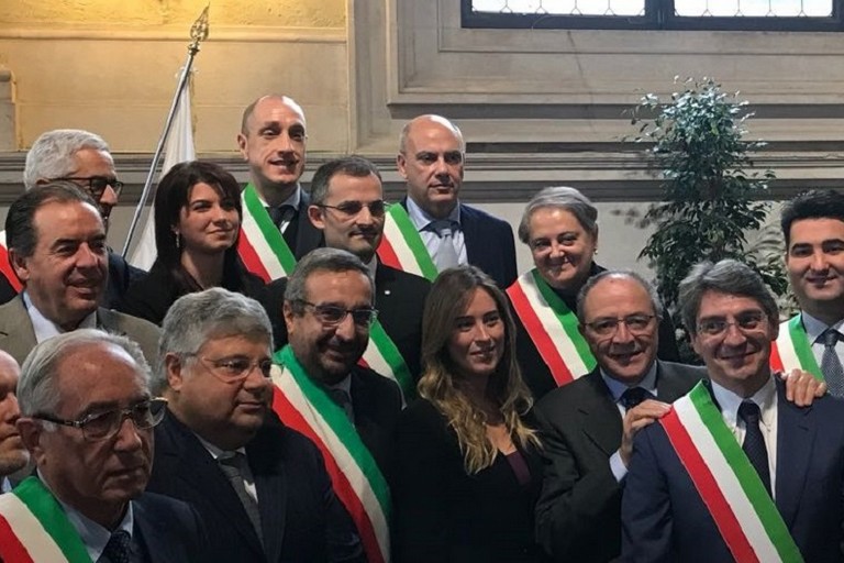 Vittorio Fata a fianco del sottosegretario alla presidenza del consiglio Maria Elena Boschi
