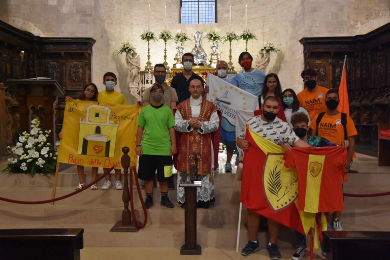 Riconsegna del trofeo del palio della Quercia. <span>Foto Antonio Lopopolo</span>