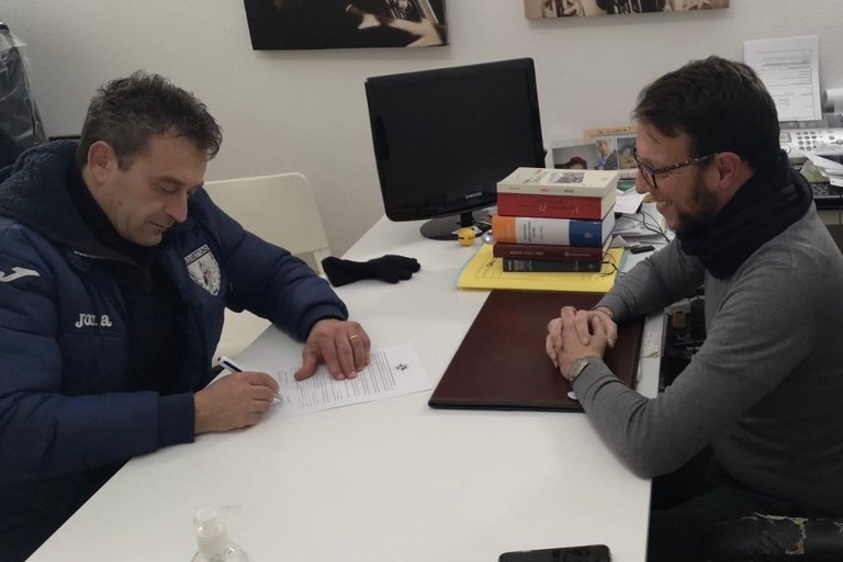 Il patron del Nettuno Tonio Papagni firma la convenzione promossa da Bisceglie Sportiva