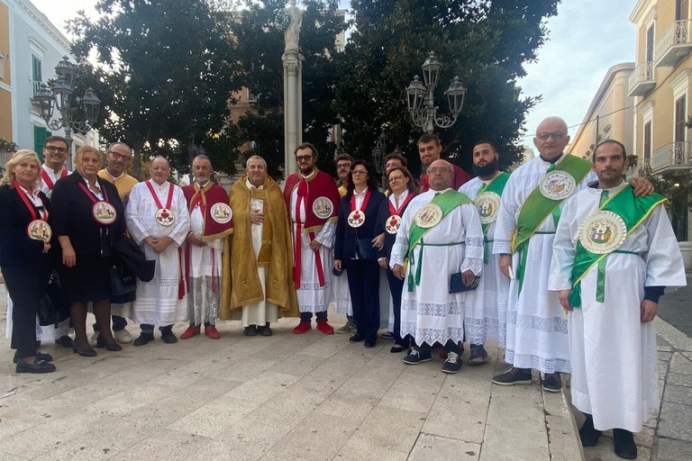 Confraternite di bisceglie ad accogliere Maria Madre della Sofferenza e delle Confratenite