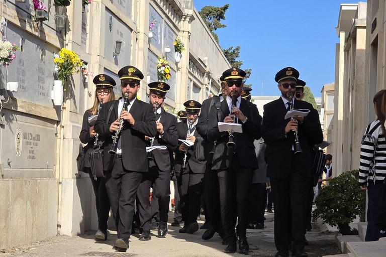 concerto di marce funebri al cimitero di Bisceglie