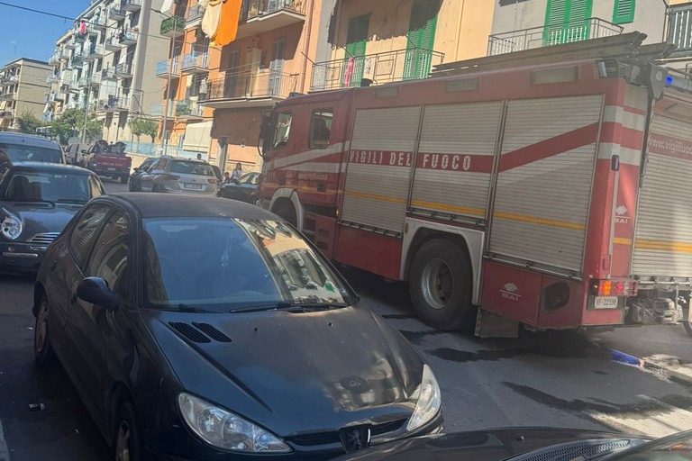 intervento vigli del fuoco in via fragata