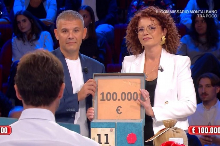 Affari Tuoi, la biscegliese Claudia dell’Olio vince 100 mila euro