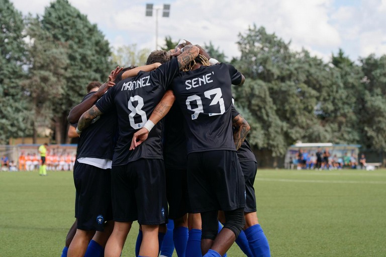 Esultanza Bisceglie Calcio. <span>Foto Emmanuele Mastrodonato</span>