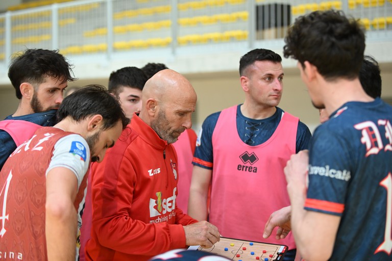Mister Giuseppe Di Chiano. <span>Foto Divisione calcio a 5</span>